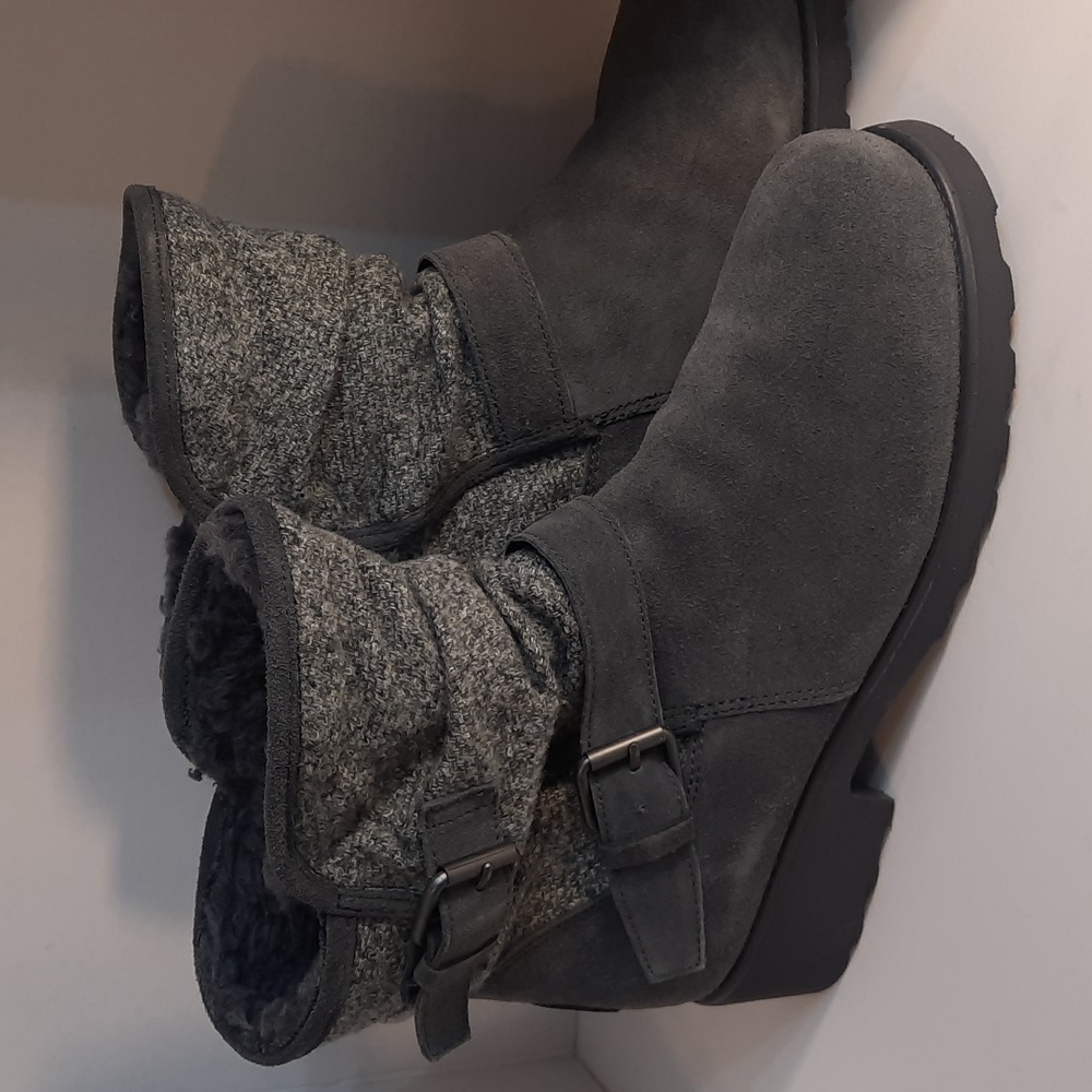 BearPaw Women's Charcoal Buckle Boots Size 11 - Picture 2 of 10